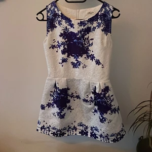  klänning XS - Vit klänning i fint skick srl XS