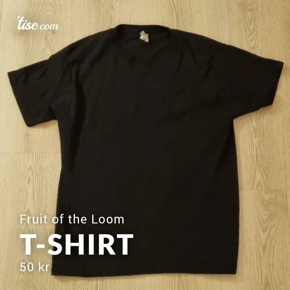 Svart t-shirt från Fruit of the Loom i superbra skick! 👕. T-shirts.