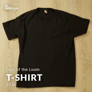 T-shirt - Svart t-shirt från Fruit of the Loom i superbra skick! 👕