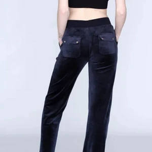 Xs/xxs - Jag har ett par juiciy i färgen night sky,  Undrar ifall nån/någon skulle vilja byta färg med mig (typ viken som helst) kontakta för mer.