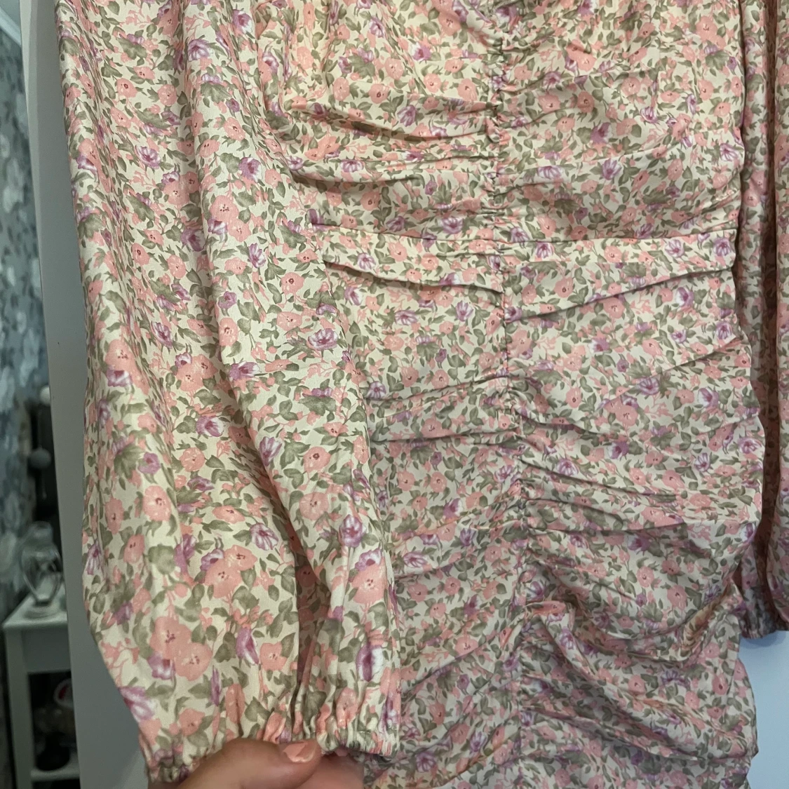 Söt blommig klänning - 90