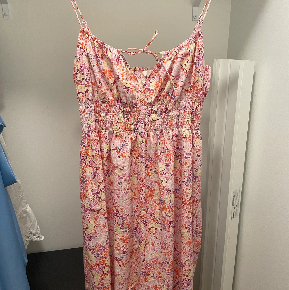 Blommig långklänning