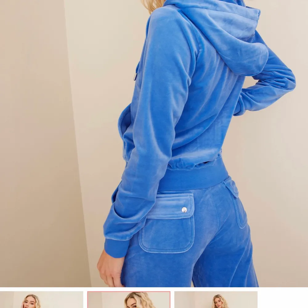 Blåa juicy couture byxor i storlek S, knappt använda. 800kr +Frakt. Jeans & Byxor.