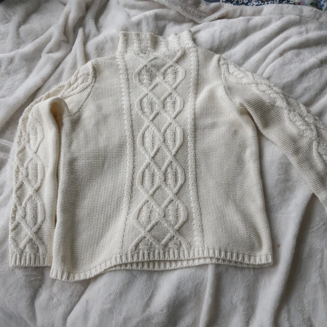 Vit Stickad tröja från Lindex - 90