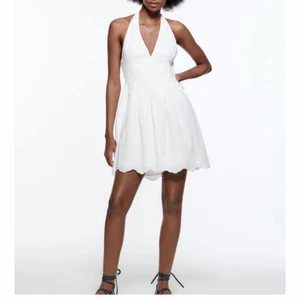 Sommarklänning - Som helt ny, endast använd 1 gång