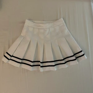 Vit tenniskjol - Söt tenniskjol som ej används