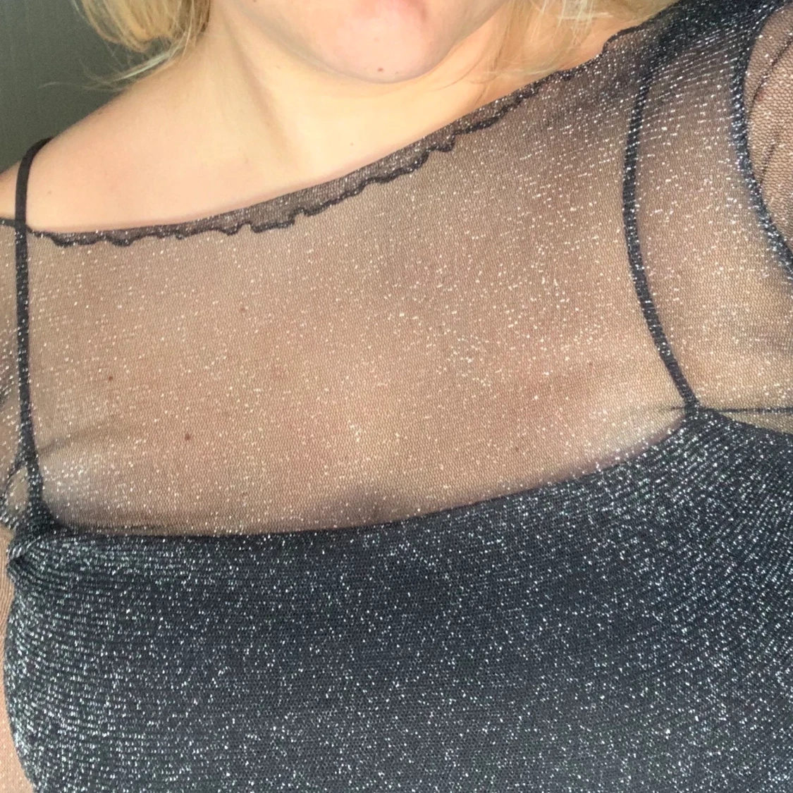 Glittrig meshtröja - 90