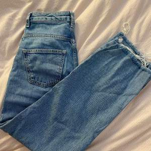 Blåa Jeans från lager 157 i modellen LANE, står ej storlek men skulle gissa på en liten XS. Säljer då dom har blivit för korta. 
