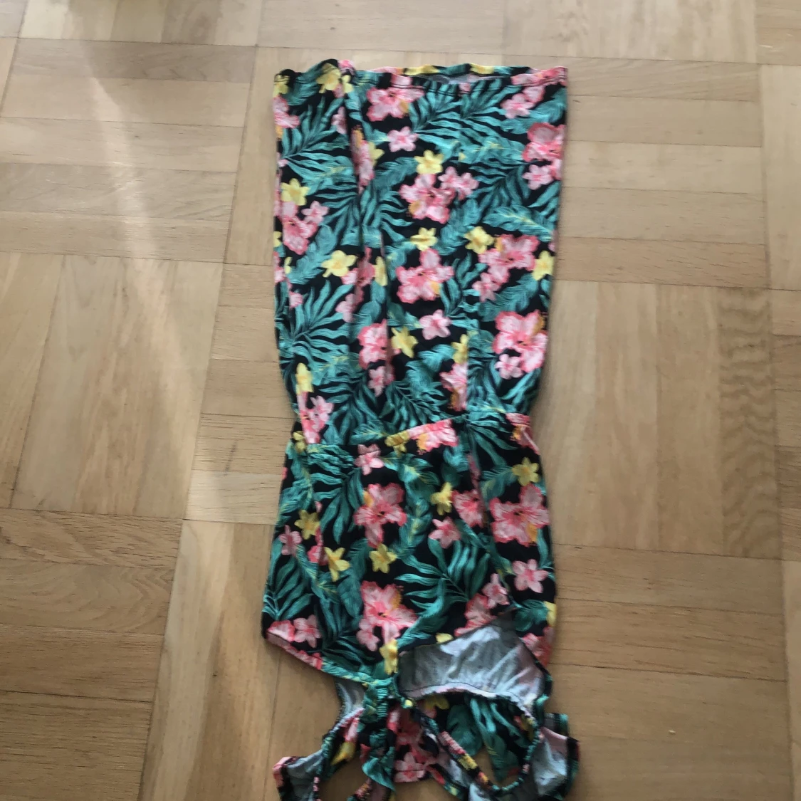 En fin sommar klänning 👗 har inte använt den så mycket  - 90