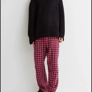 Pyjamasbyxor  - Pyjamasbyxor köpta på herr avdelningen på hm för 149kr, ca 1 år sen💕nästan aldrig använda!kan fraktas 