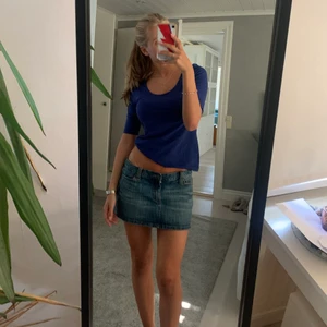 Tröja - Superfin marinblå tröja från Filippa K, passar till både jeans och kjol. Frakt står för🖤