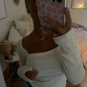 tröja - helt oanvänd tröja från zara 🌼