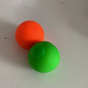 2 stress bollar för 35kr - 2 för 35