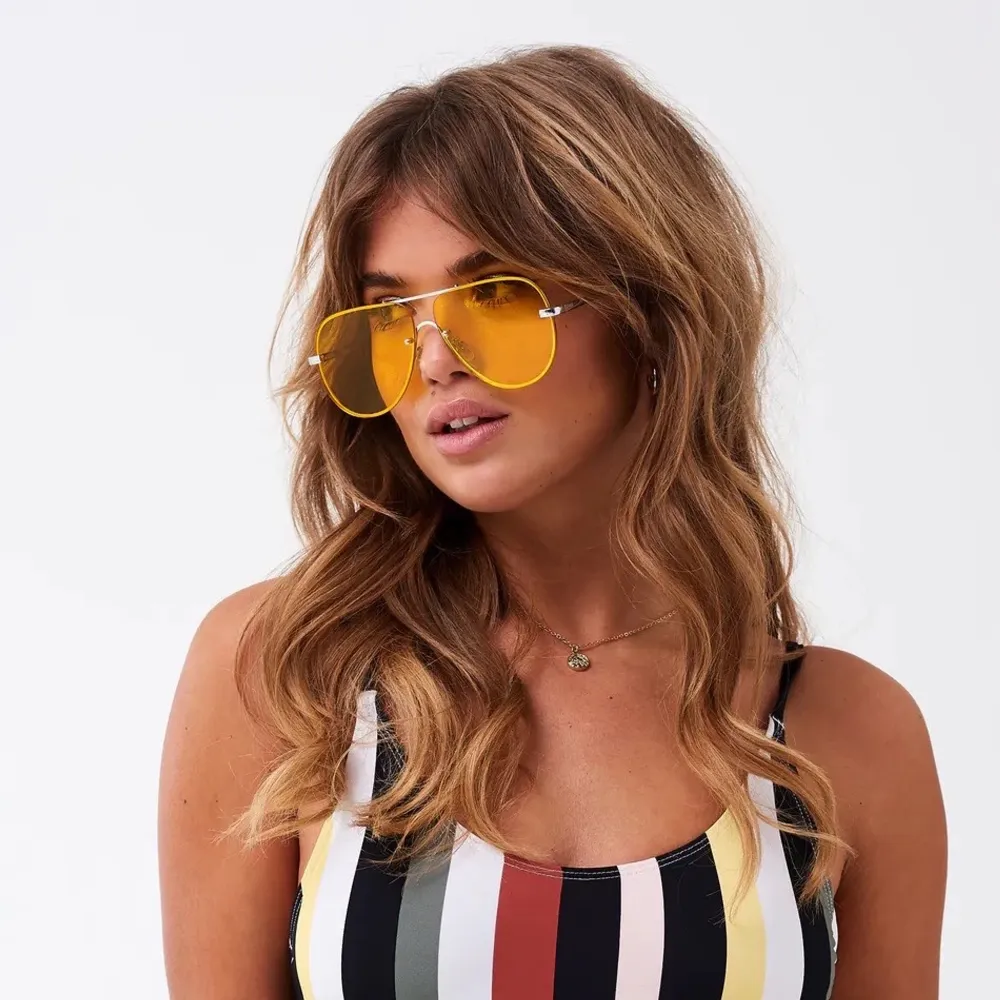 Gula solglasögon köpta på Gina Tricot💛 Helt oanvända!! UV 400. 100kr inklusive frakt!. Accessoarer.