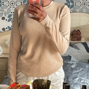 Tröja - Fin beige långärmad tröja i skönt material😁💝
