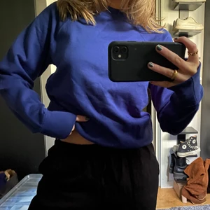 Sweatshirt Arket - Mörkblå sweatshirt från Arket, som ny! Storlek S💙