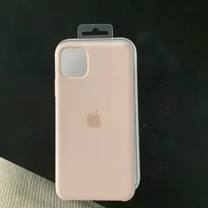 Ett helt nytt iPhone 11 pro max Apple skal, som köptes av misstag. 