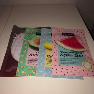 Oanvända och oöppnade ansiktsmasker Dofter:  - Vattenmelon - Avocado - Banan - Garnier moisture bomb tissue mask
