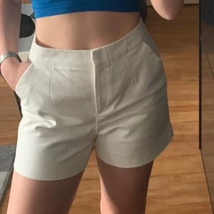 Fancy shorts - Från: Ivy& Oak originalt Försäljningspris: 750kr Använts 2x   Obs! inga returer