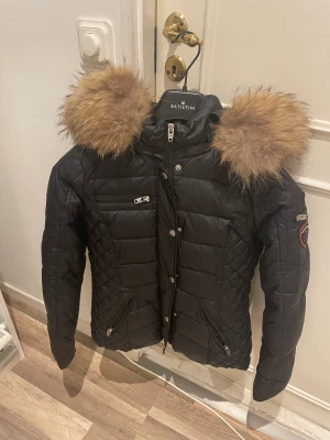 Jacka  - Pris kan diskuteras 