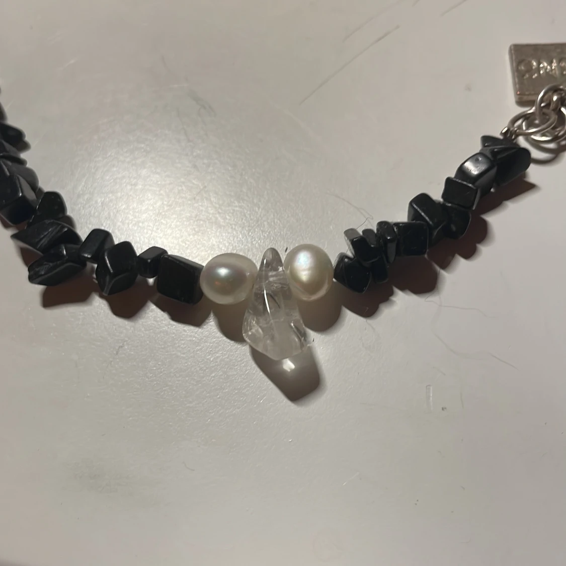 Intressekoll Snö Of Sweden halsband obsidian, bergskristall och pärlor - 91