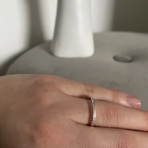 Superfin ny silver ring - Superfin ny silver ring •Storlek: 18 mm •Stämplad 925 •Pris: 80 📬Kan skickas mot fraktkostnad(13 kr)  🚭Djurfritt och rökfritt hem