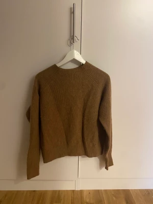 Weekday varm tröja storlek M - Bra skick, använd tiotal gånger 