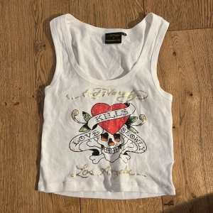Ed hardy linne/topp - Helt oanvänt ed hardy topp! Super snygg och trendig💓💓