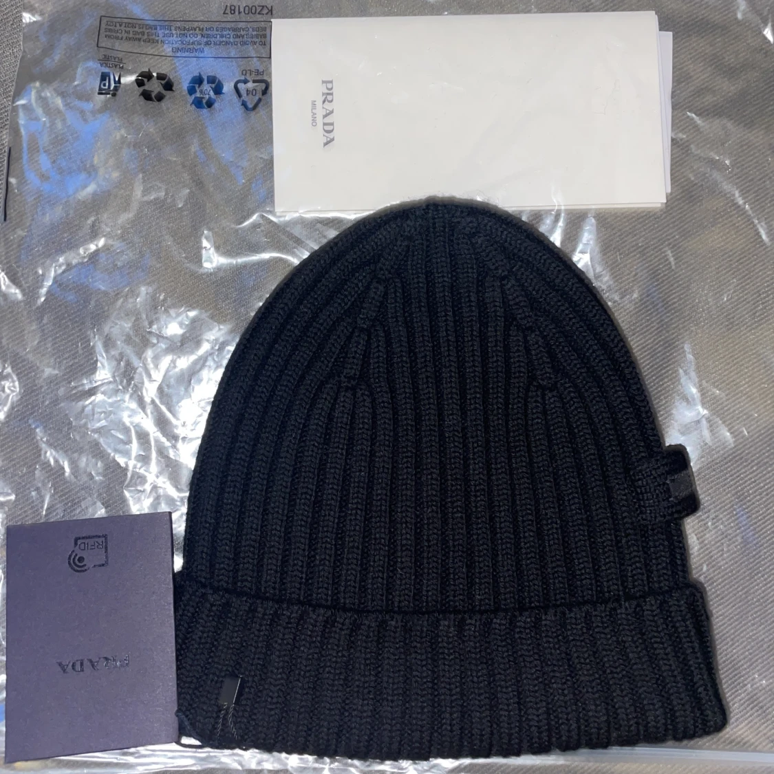 Prada mössa strlk M
