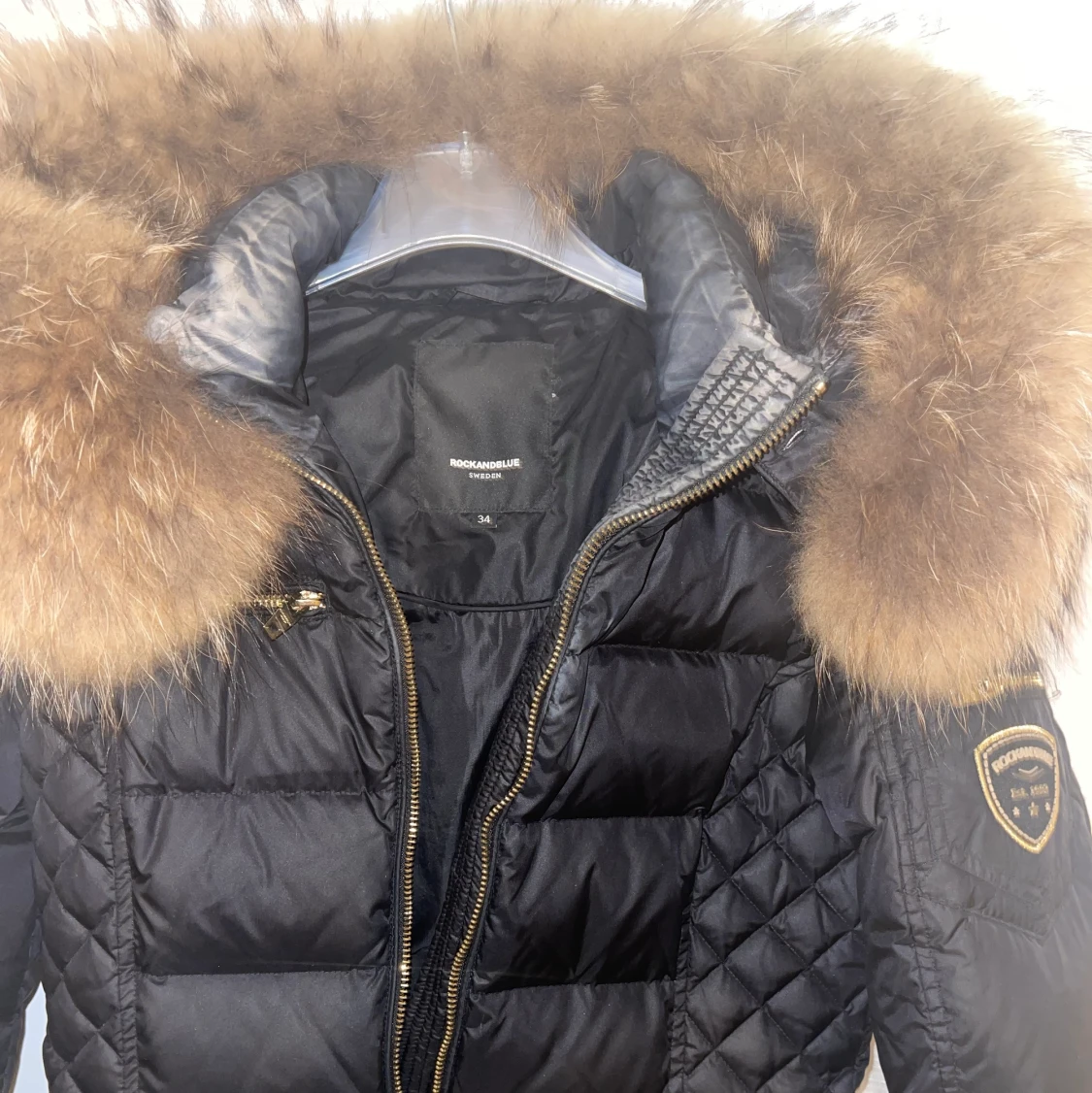 Rock and blue jacka  - 90