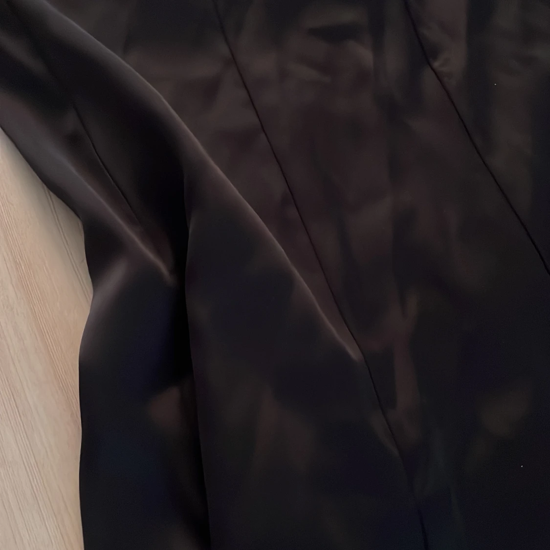 Svart sidenkjol med fint fall - 91