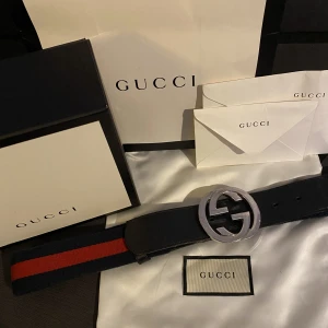 Gucci bälte  - Storlek 85 självklart äkta köpt på streetkran och har allt og! 