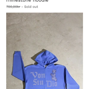 Söker tröjan helst i Stockholm  - Försöker bara att hitta tröjan