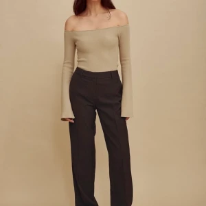 Kostymbyxor  - Midwaist Kostymbyxor från NA-KD 🫶slutsåld på hemsidan!  frakt ingår i Priset 🥰🫶