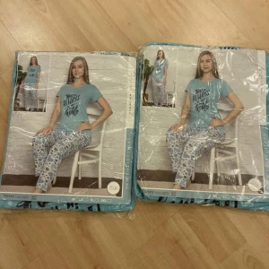 Strl m nya  - Strl m.  Båda 150kr styck