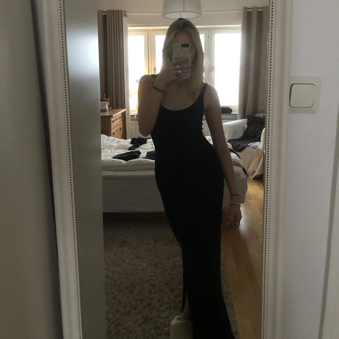 SVART MAXI KLÄNNING - 90