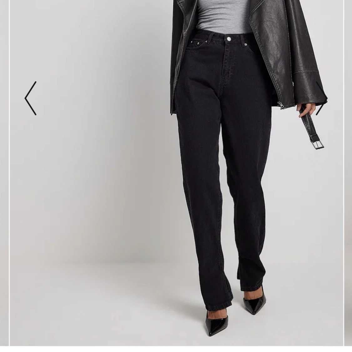 Svarta jeans// oanvända  - 91