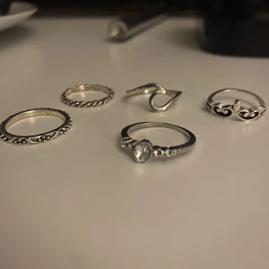 Ring pack  - Ett pack med ringar! 20kr+ frakt