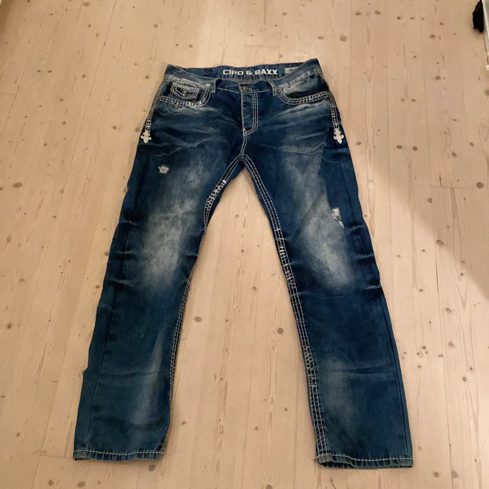 Riktigt snygga jeans till salu Säljs för jag inte använder längre .. Jeans & Byxor.
