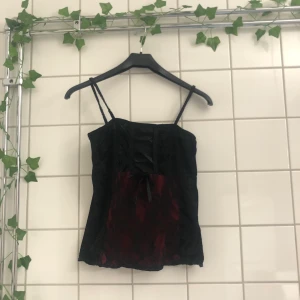 Goth topp - Linne med spets och sammet detaljer 🖤