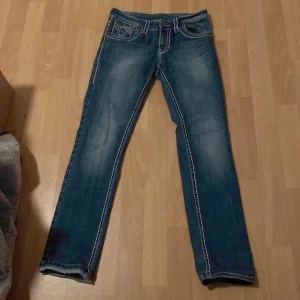 Diesel jeans  - Andvänt dem ungefär 3-5 ggr gillar dem inte så mycket 