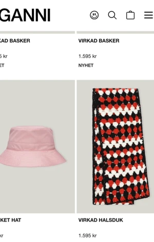 Virkad halsduk GANNI - Så fin virkad halsduk från ganni som var inköpt av mig för 1500kr i februari men har bara använt den ett fåtal gånger och därför får den vandra vidare! Skick: perfekt utan anmärkningar ! 