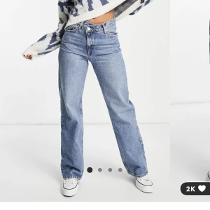 pill & bear jeans - Säljer dessa jeansen från pull & bear i stl 36 pga att de inte satt som jag tänkt mig. Helt nya bara provat de, lapparna finns kvar. Skriv om intresserad💕💕💕