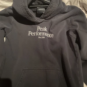 Peak performance hoodie - I använd skick 