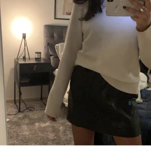 Skinnkjol - Jättefin kjol i skinnimitation! 