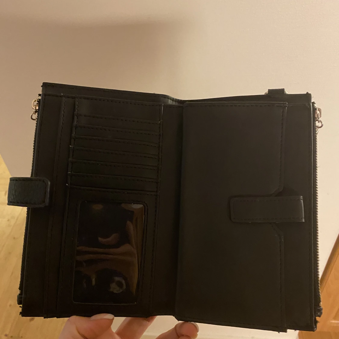 Plånbok/clutch från Guess - 91