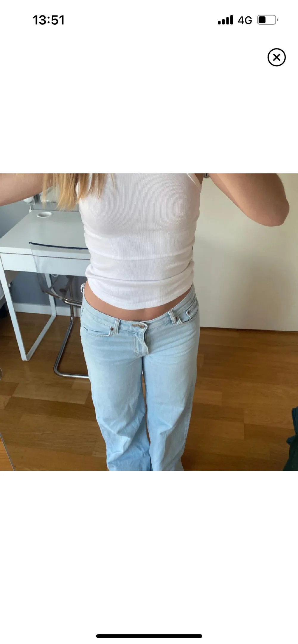 Säljer dessa då de inte är min stil längre, bra skick💕. Jeans & Byxor.