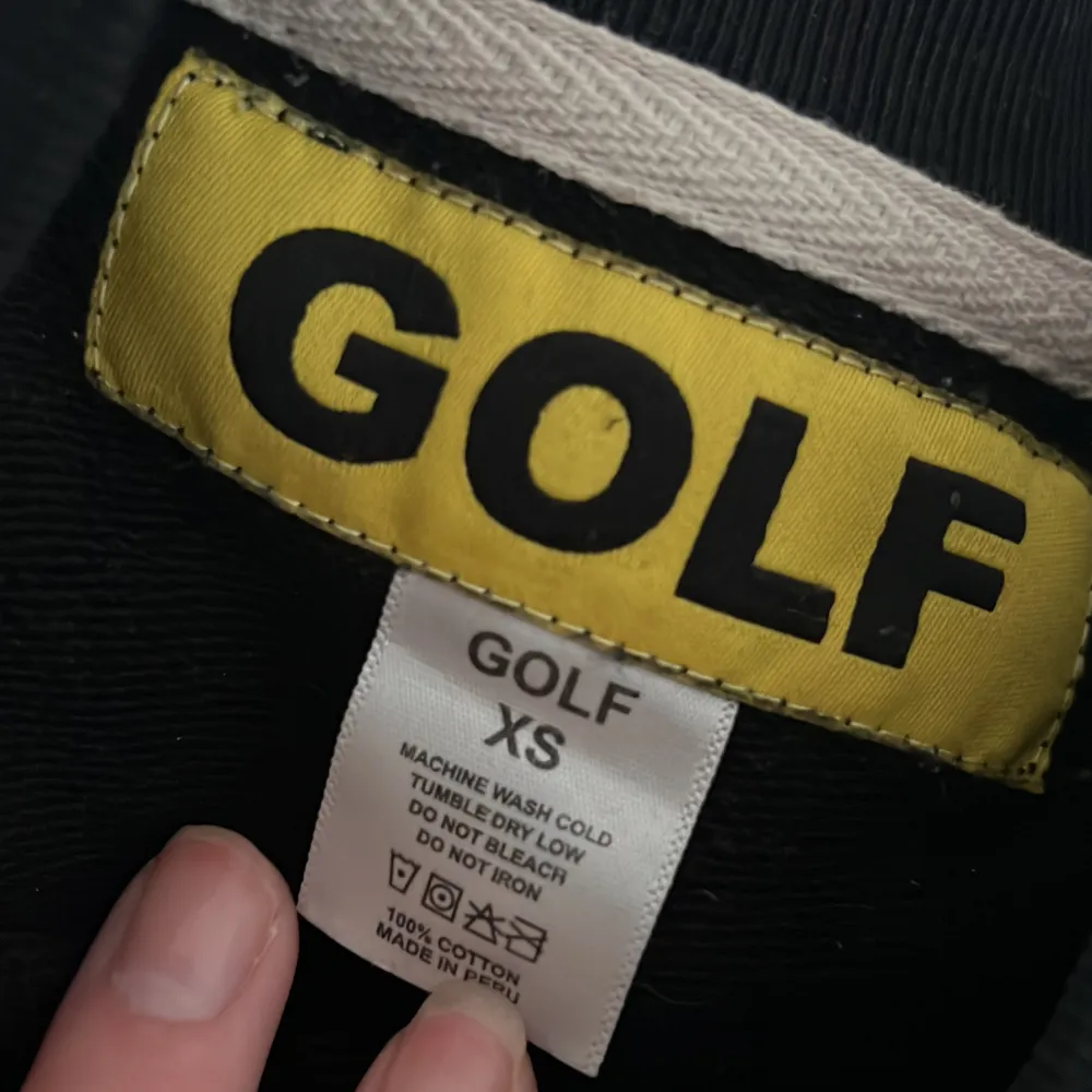 säljer min slutsålda tröja från golf wang🌻, då den inte längre kommer till användning! sparsamt använd!  (fraktkostnad tillkommer✨). Tröjor & Koftor.