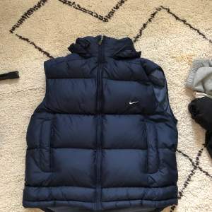 Retro Nike vest i size m. Kom privat för frågor elr fler bilder