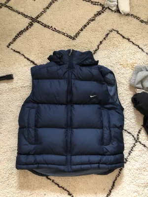 Retro Nike vest - Retro Nike vest i size m. Kom privat för frågor elr fler bilder